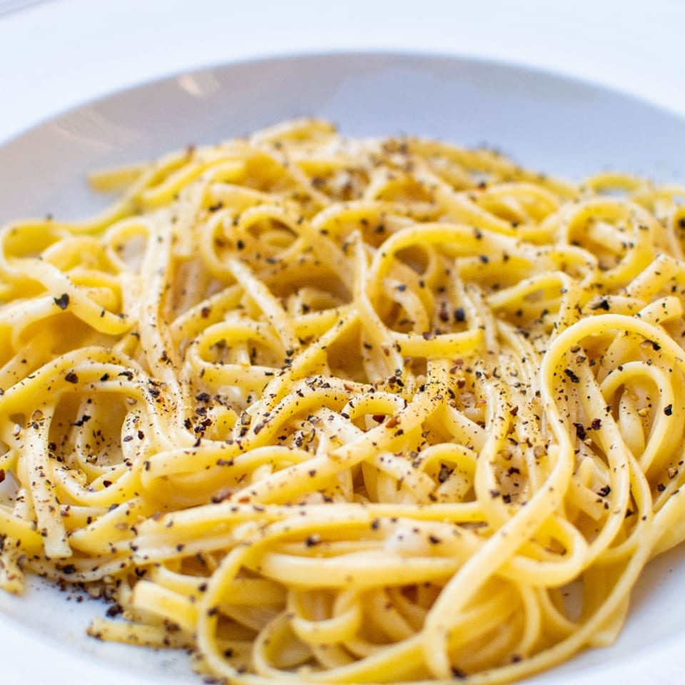 Cacio e Pepe: A Classic Italian Pasta Dish